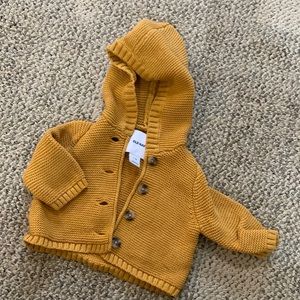 Old Navy Baby Knit Sweater. Dark yellow/mustard. Size 0-3 months. Button closure